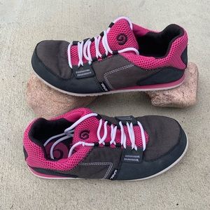Teva women’s charcoal gray and pink light sneakers